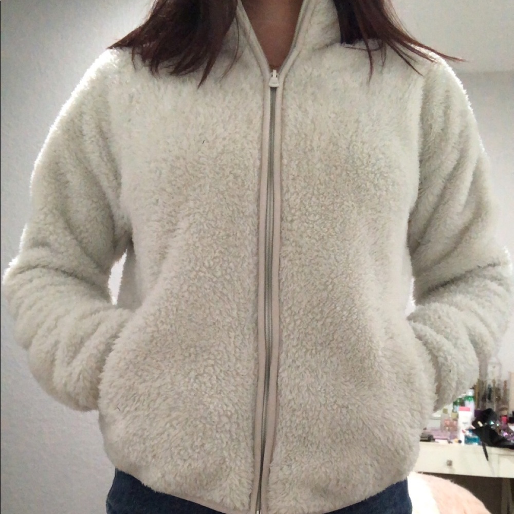 Fluffy winter jacket - Picture 3 of 3